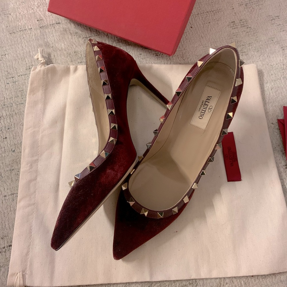 Brand new Valentino Garavani dark red suede pumps